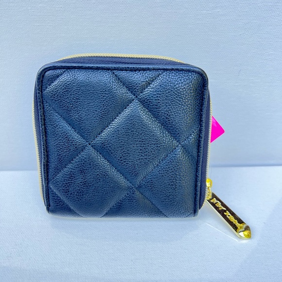 Betsey Johnson Black Quilted Bow Turnlock Zip Clutch Wallet BB15150 - Picture 2 of 10